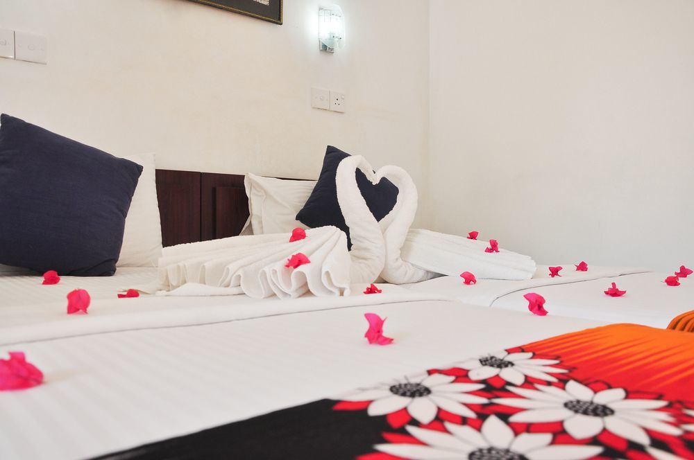 Sea Breeze Hotel Banduramulla Ngoại thất bức ảnh