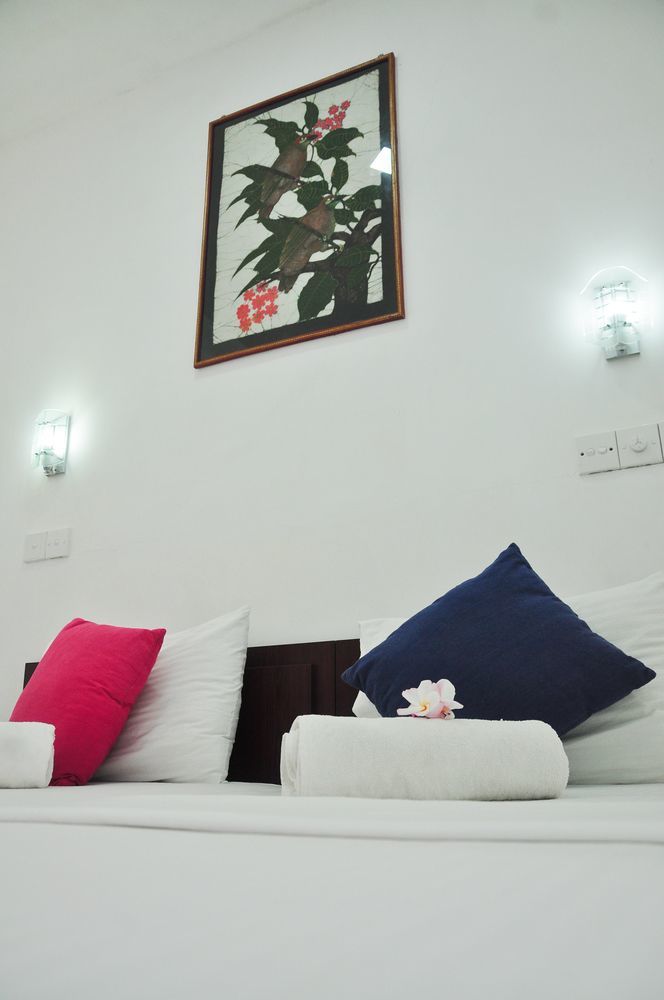 Sea Breeze Hotel Banduramulla Ngoại thất bức ảnh